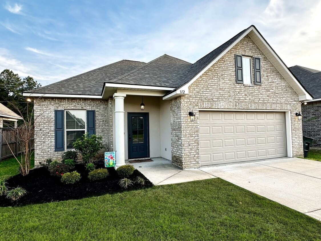 Primary Photo - GORGEOUS LIKE NEW CONSTRUCTION IN CAPTAIN ...