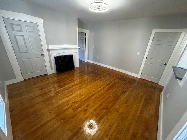 Building Photo - 578 Beech St