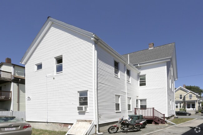Building Photo - 15 Proctor St