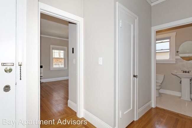 Building Photo - 734 Wesley Way