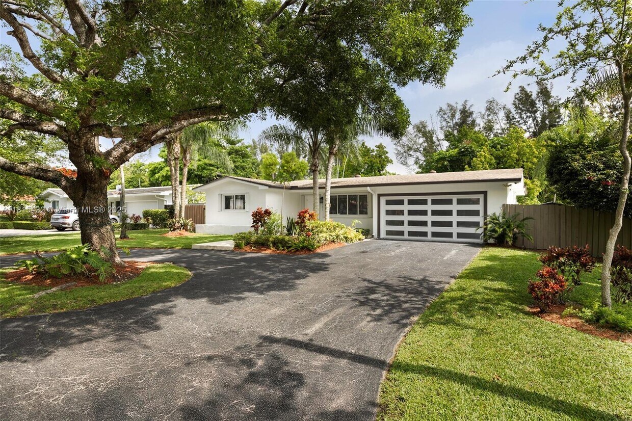 Primary Photo - 6231 SW 58th St