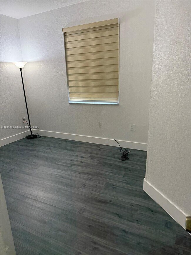 Foto del edificio - 7070 NW 177th St