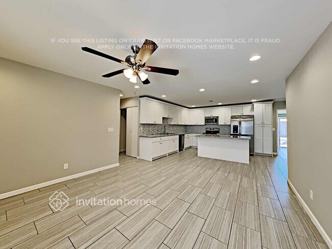 Foto del edificio - 3407 E Anderson Dr
