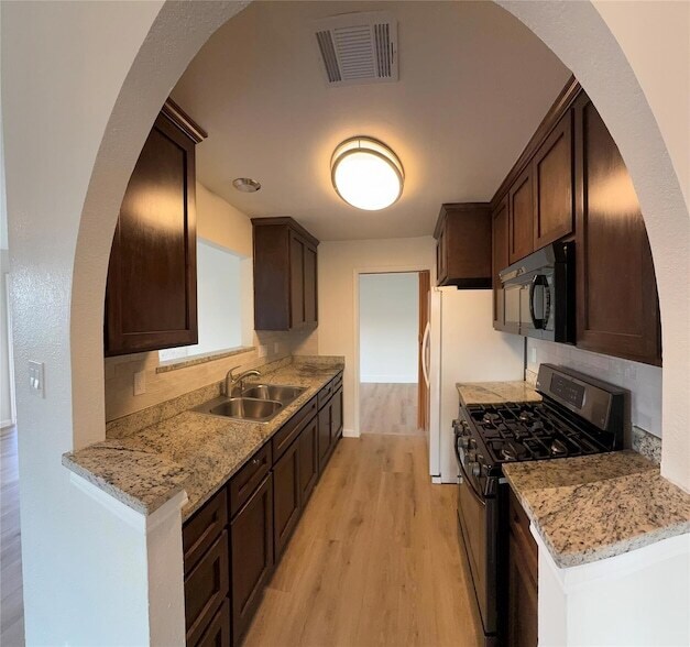 Foto del edificio - 508 Andover Cove