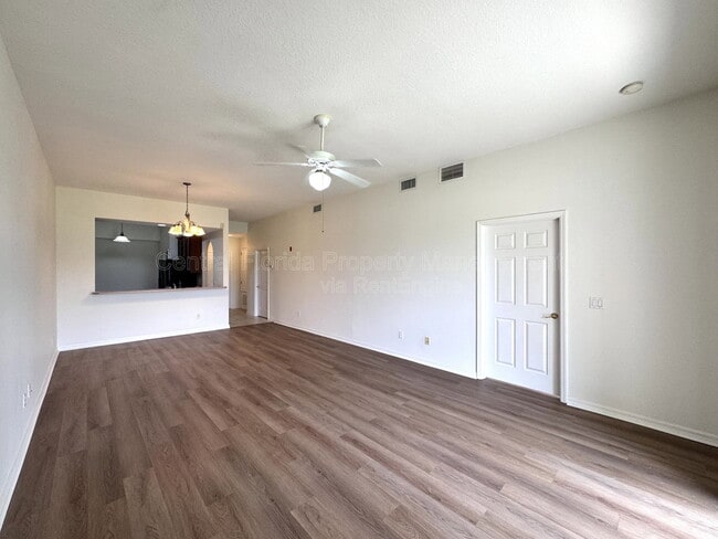 Building Photo - 9447 Myrtle Creek Ln