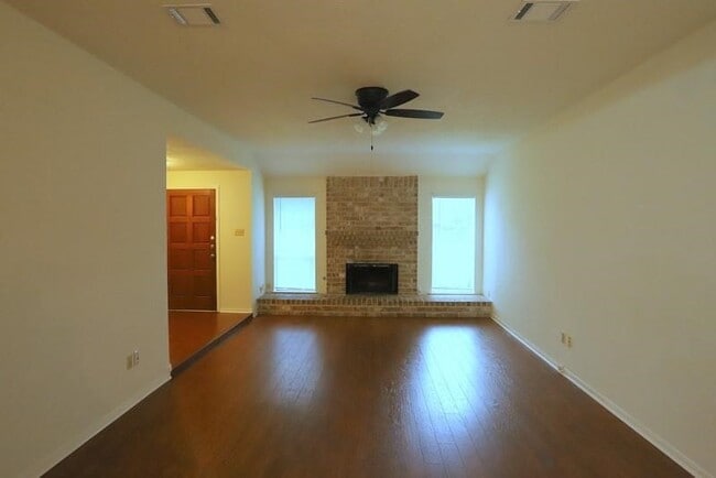 Building Photo - 1210 Strawberry Park Ln