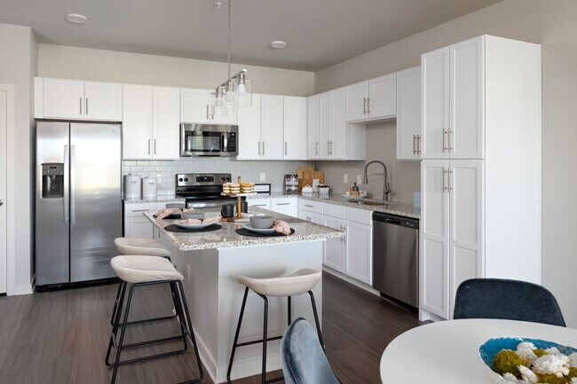 2HAB, 2BA - 1,150 ft² - Indigo Champions Ridge