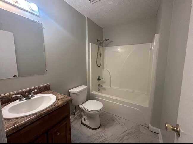 Foto del edificio - Nice affordable two bedroom one bath duplex