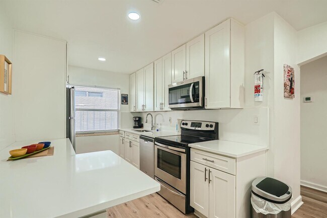 Foto del edificio - 1235 Beach Rd