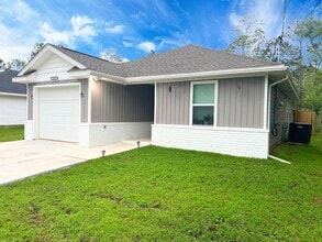 Building Photo - 3021 N 36th Ave