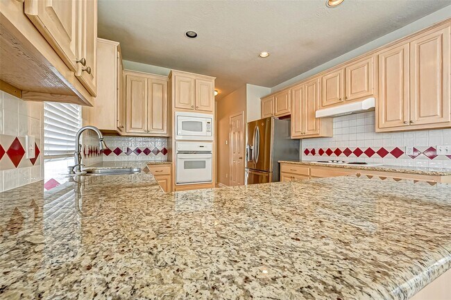 Building Photo - 12419 Shadycrest Dr