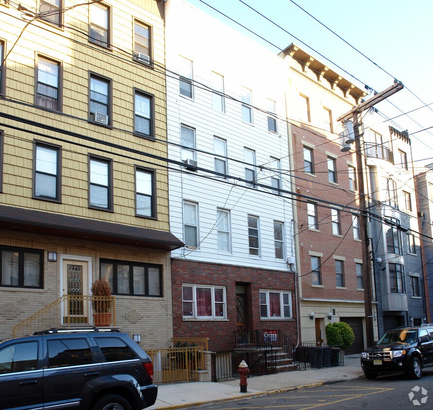 Foto del edificio - 411 Adams St