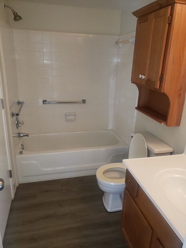 Building Photo - 2BR Townhouse in Avondale