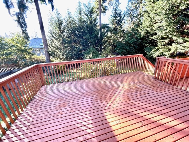 Building Photo - Lake Washington School District3-bedroom, ...