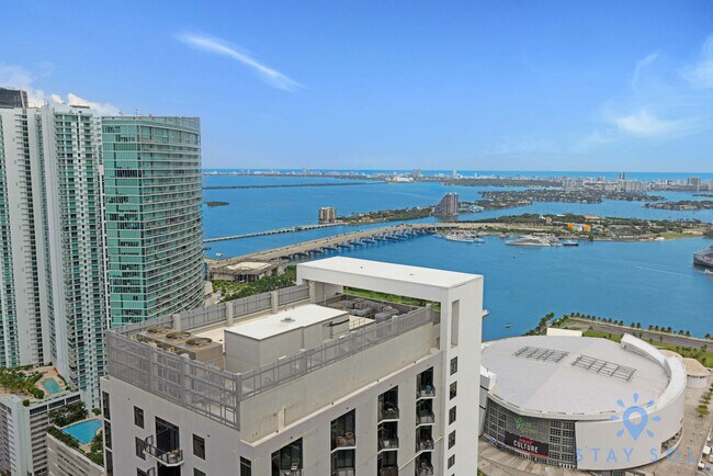 Foto del edificio - 601 NE 1st Ave