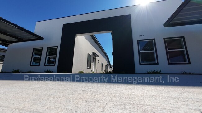 Foto del edificio - 2808 Charlie Rd