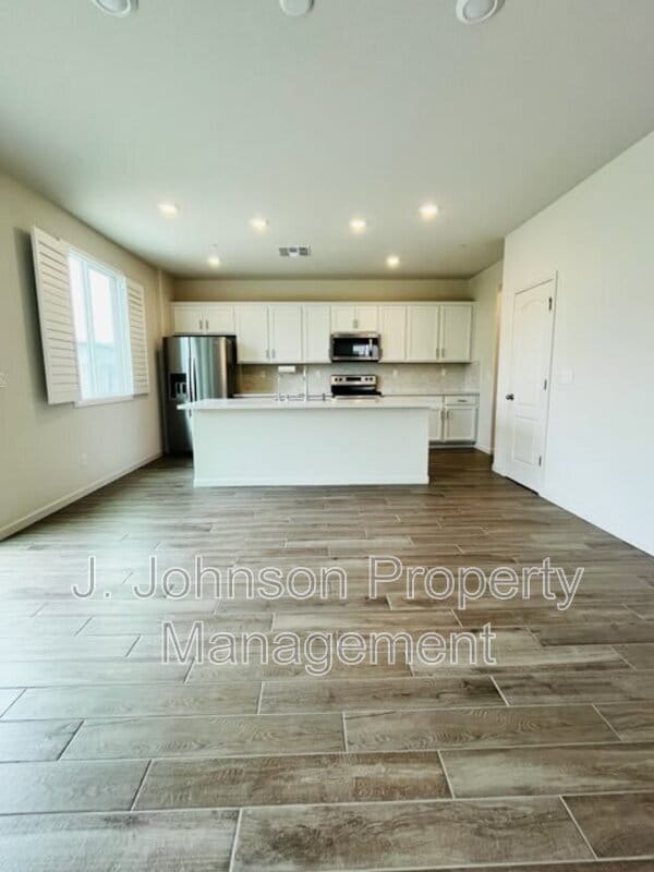 Foto del edificio - 3115 Tinsley St