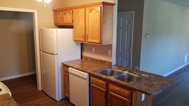 Kitchen - 523 Stoney Mountain Rd