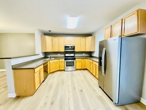 Foto del edificio - 613 N Hidden Prairie Ct