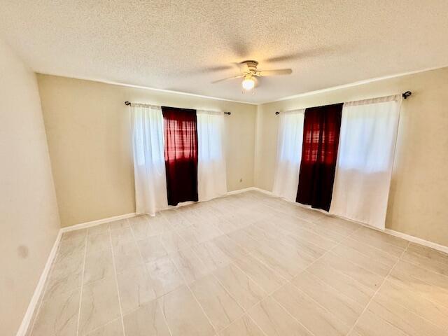 Foto del edificio - 2810 NW 8th Ct