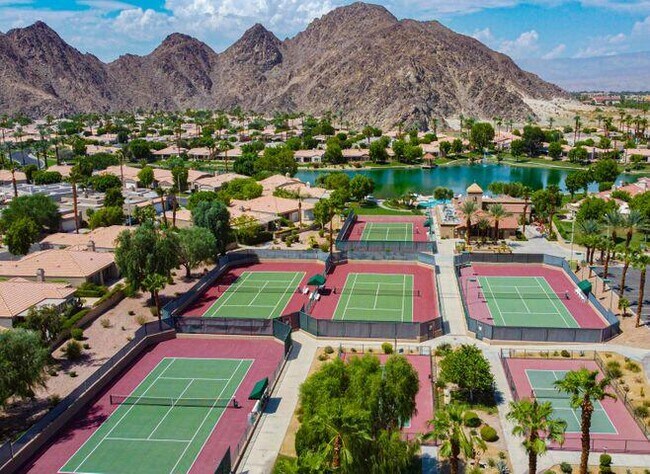 Building Photo - 48110 Vía Hermosa