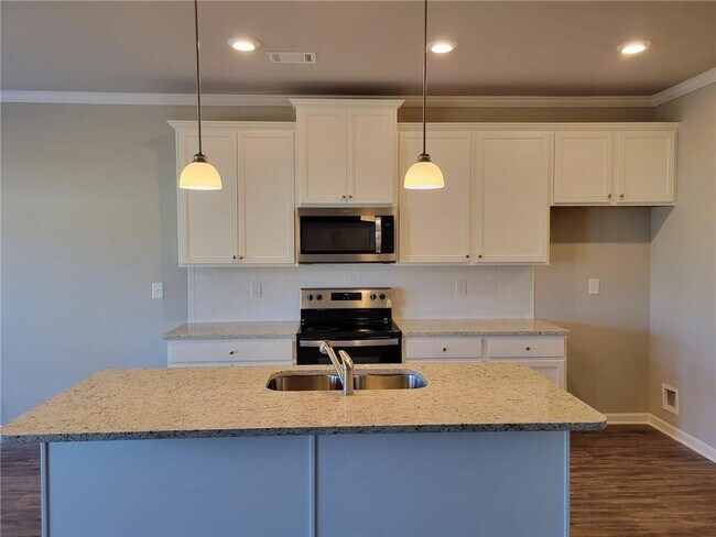 Building Photo - 5205 Fox Den Rd