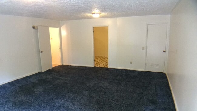 Building Photo - Christiansburg, 1 BR / 1 BA, Available soon!