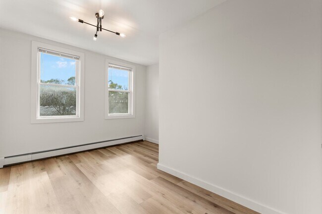 Foto del edificio - 431-431 N Main St