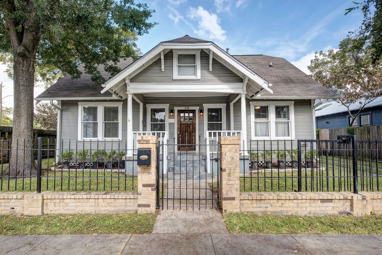 Foto principal - 1135 Woodland St