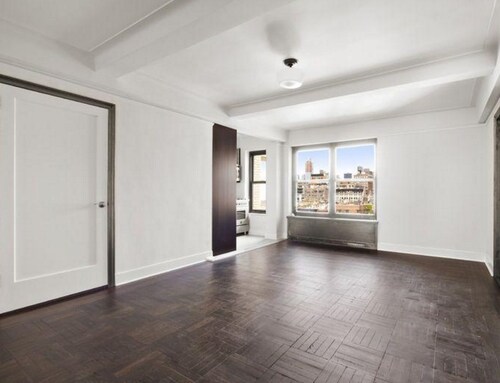 Foto del edificio - 76 7th Ave S