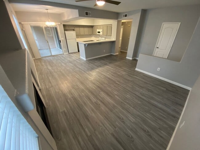 Building Photo - GORGEOUS CONDO IN GATED COMMUNITY NEAR SUMMERLIN