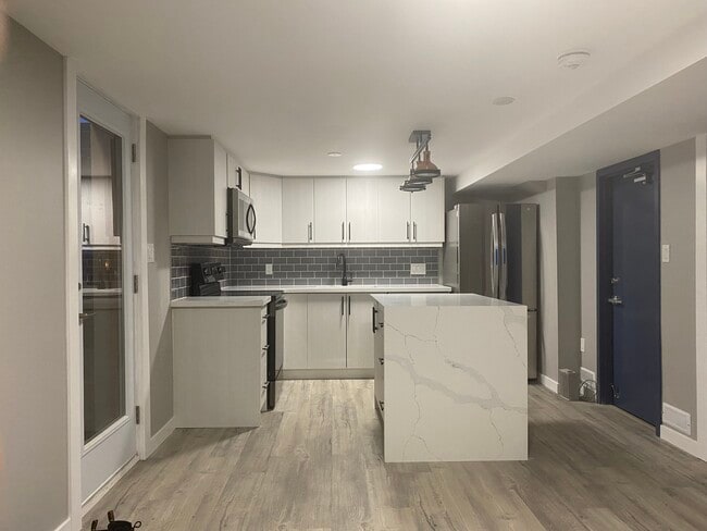 Building Photo - 47 Regent Dr
