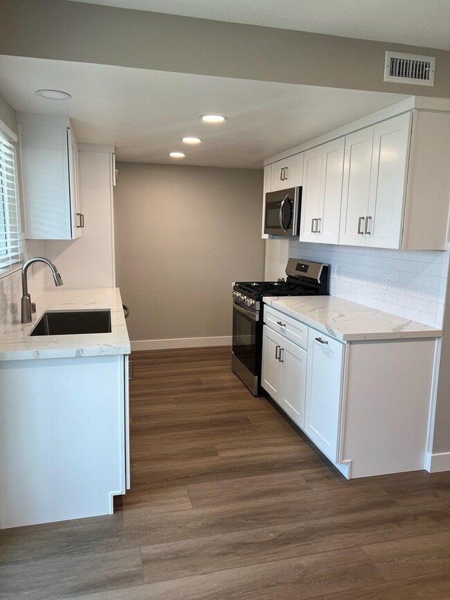 Foto del edificio - 161 Greentree Ln