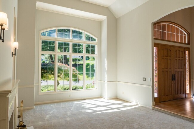 Building Photo - 4bd/3.75ba Woodinville Home