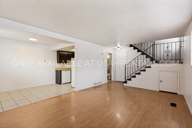 Photo - 232 W Foxbridge Dr Apartment