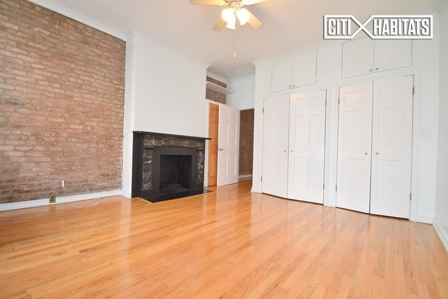 Building Photo - 380 Bleecker St