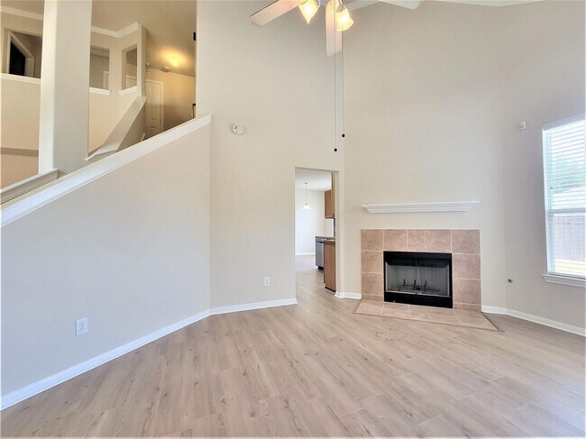 Foto del edificio - 16302 Sitella Ct