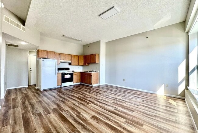 Building Photo - Vibrant City Living at Tower Lofts, Sidney