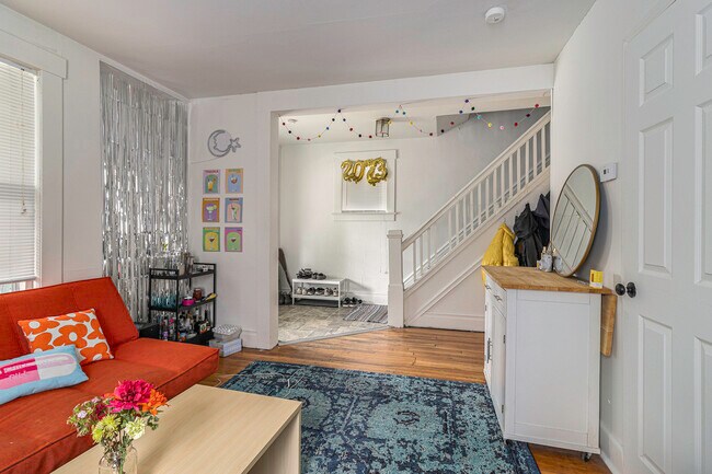 Foto del edificio - 827 Brookwood Pl