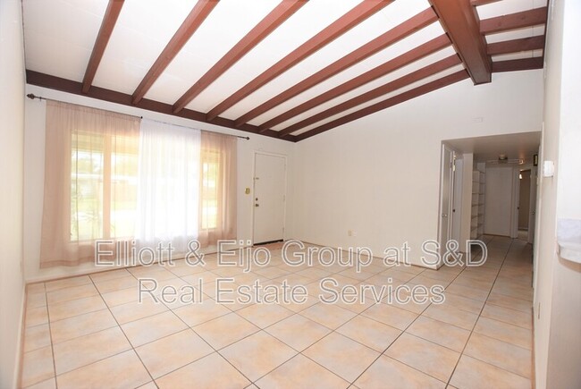 Foto del edificio - 5801 Poinciana Ave