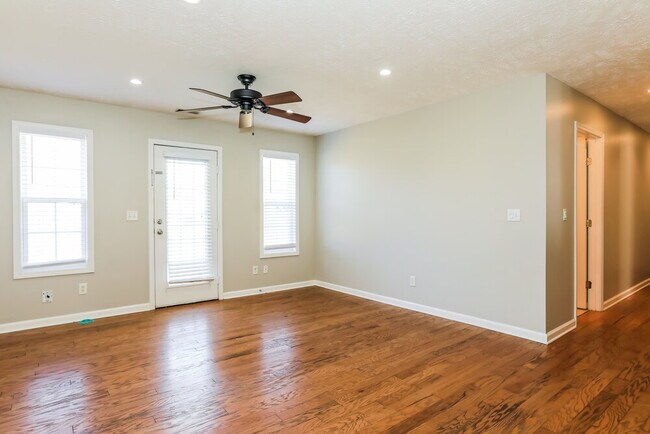 Foto del edificio - 10007 Nevada Ave