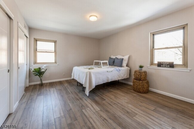Foto del edificio - 361 Claremont Ave