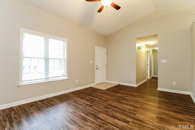 Building Photo - 708 Stinson Ave