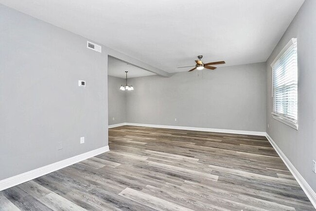 Foto del edificio - END UNIT 3BD/2.5BA Townhome in Lexington Commons