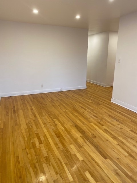 Photo du bâtiment - 4930 Edouard Montpetit Blvd