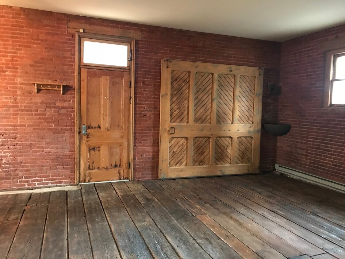 611 Allegheny St Unit 2, Hollidaysburg, PA 16648 Apartments 611