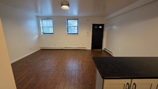 Photo - 1319 Gates Ave Apartment