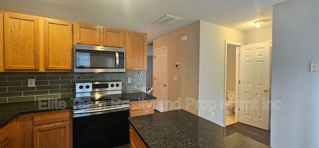 Foto del edificio - 6807 Juniper Tree St