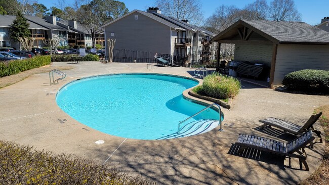 Foto del edificio - 710 Park Ridge Cir