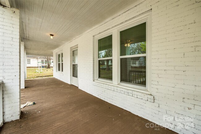 Foto del edificio - 460 Arch Dr